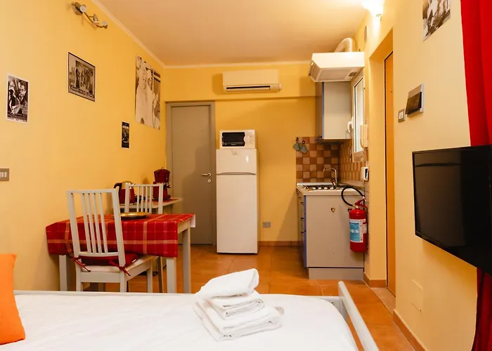 Apartment House Da Pasolini A Mastroianni Rom